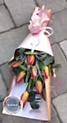 díszített tulipán csokor