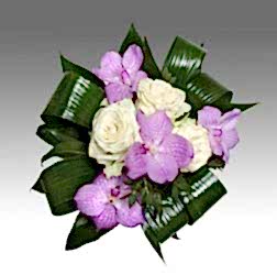 Orchideás rózsacsokor 